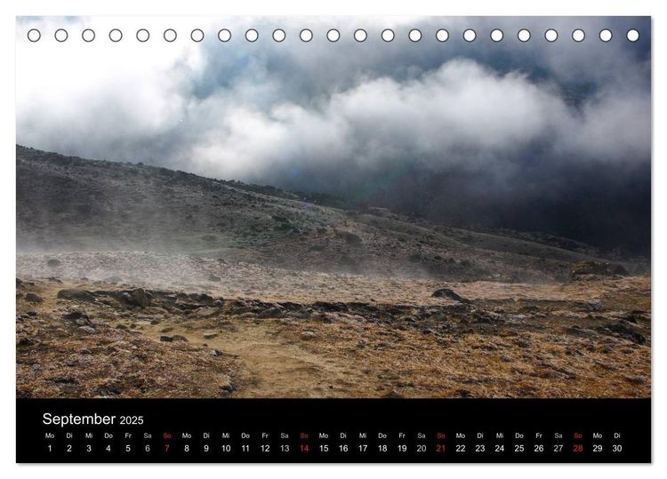 Majestätische Bergwelten - Der Everest Trek (Tischkalender 2024 DIN A5 quer), CALVENDO Monatskalender