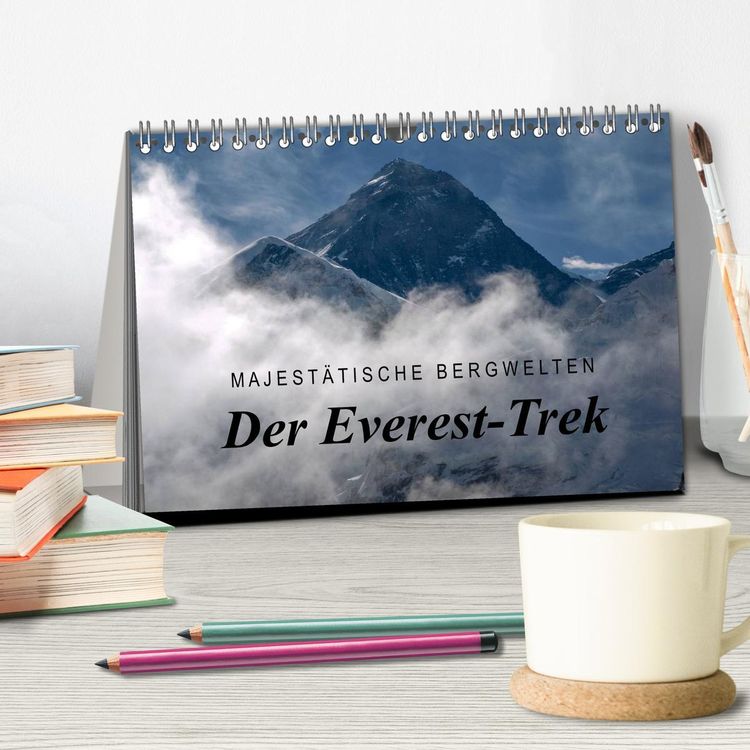 Majestätische Bergwelten - Der Everest Trek (Tischkalender 2024 DIN A5 quer), CALVENDO Monatskalender