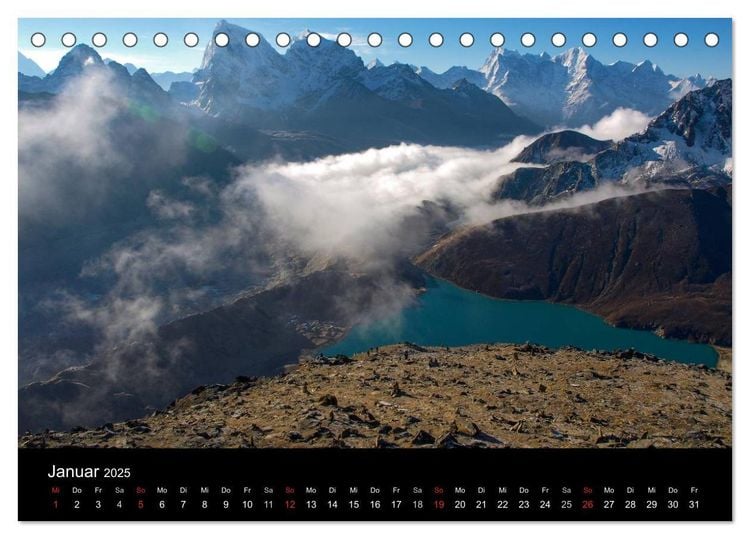 Majestätische Bergwelten - Der Everest Trek (Tischkalender 2024 DIN A5 quer), CALVENDO Monatskalender