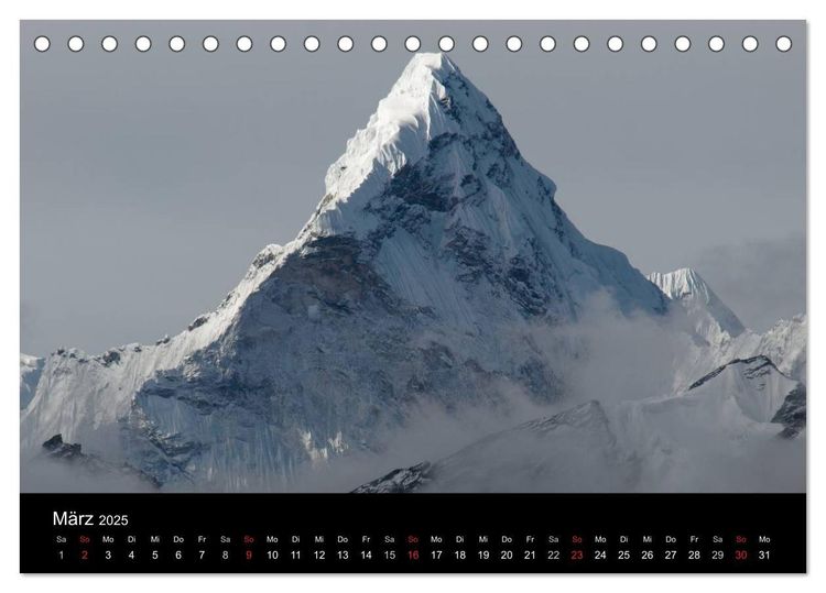 Majestätische Bergwelten - Der Everest Trek (Tischkalender 2024 DIN A5 quer), CALVENDO Monatskalender