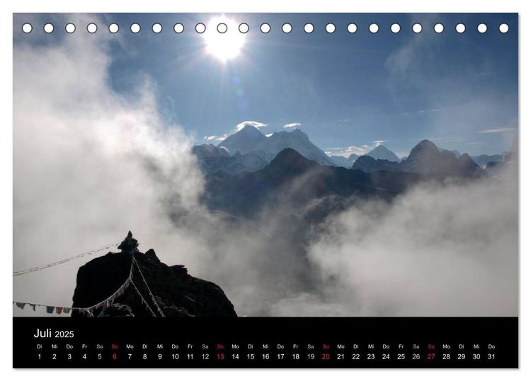 Majestätische Bergwelten - Der Everest Trek (Tischkalender 2024 DIN A5 quer), CALVENDO Monatskalender